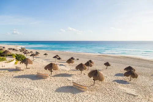 Best Time to Visit Cancún: Weather, Sargassum and Prices Month by Month